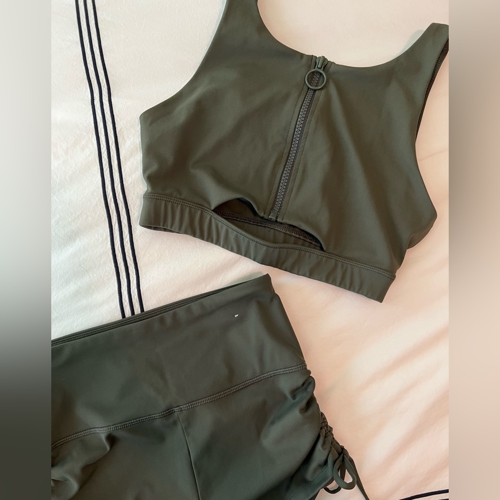 Workout Set - Picture 2 of 4